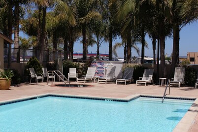 O'cairns Inn & Suites