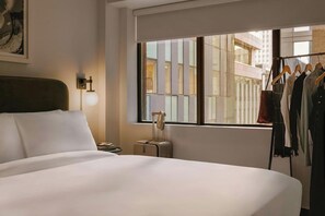 Room - Capital Hill Hotel and Suites (Ottawa)