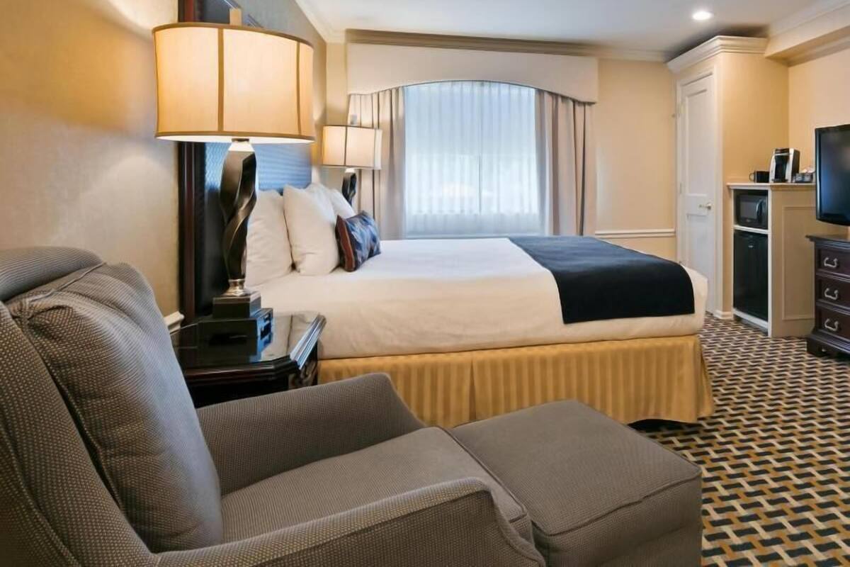 In-room safe, desk, laptop workspace, iron/ironing board