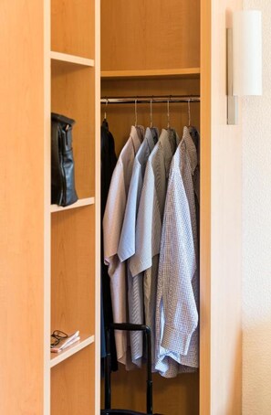 Room, 1 Double Bed | 1 bedroom, in-room safe, desk, iron/ironing board
