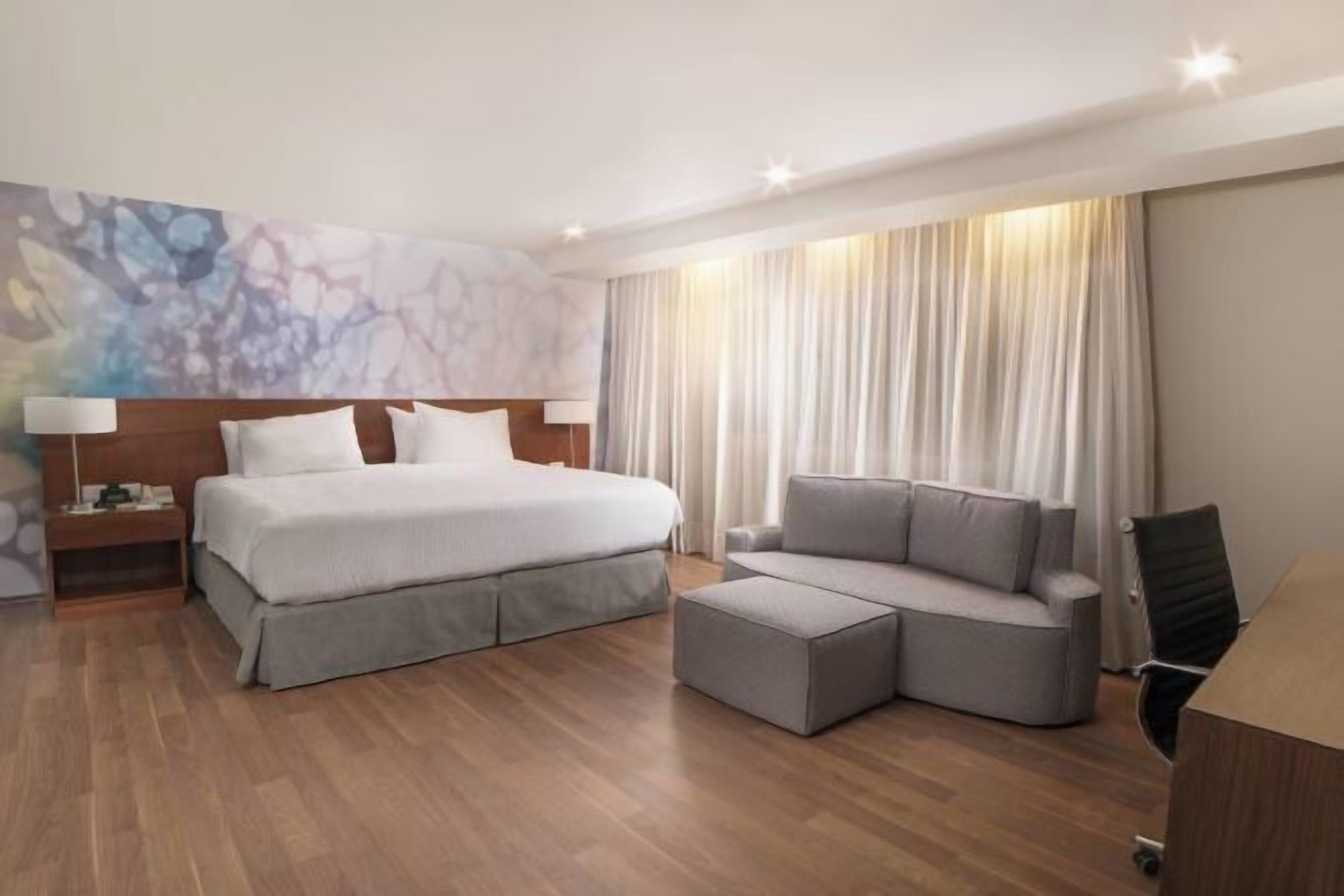 Két bảo mật tại phòng, bàn, màn/rèm cản sáng, phòng cách âm 