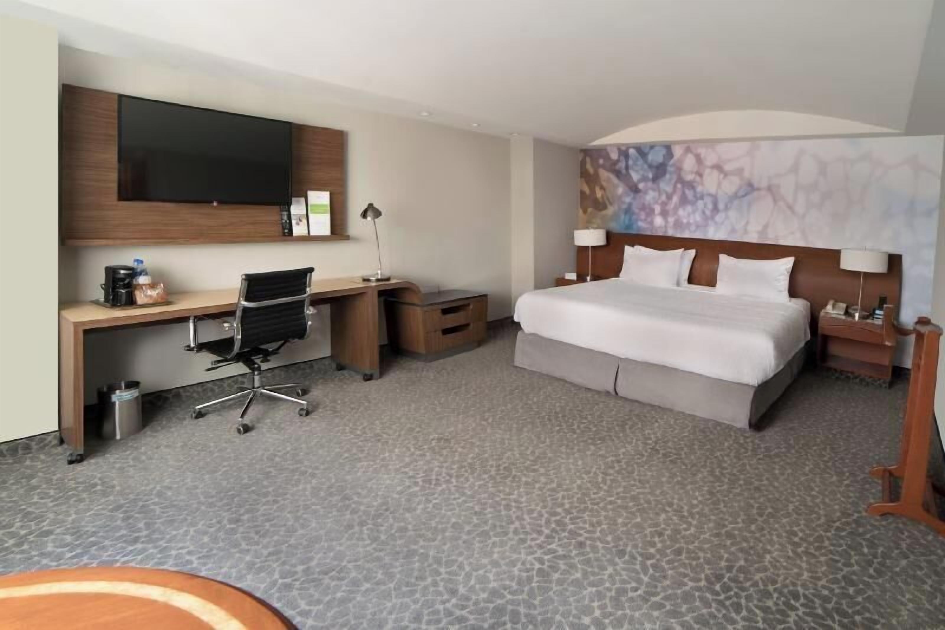 In-room safe, desk, blackout drapes, soundproofing