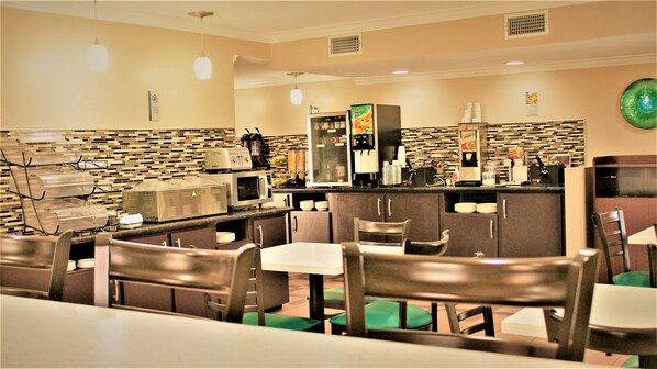 Free daily buffet breakfast