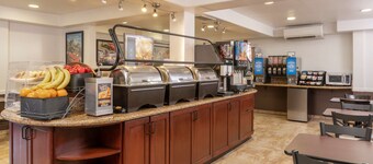 Best Western Plus Raffles Inn & Suites
