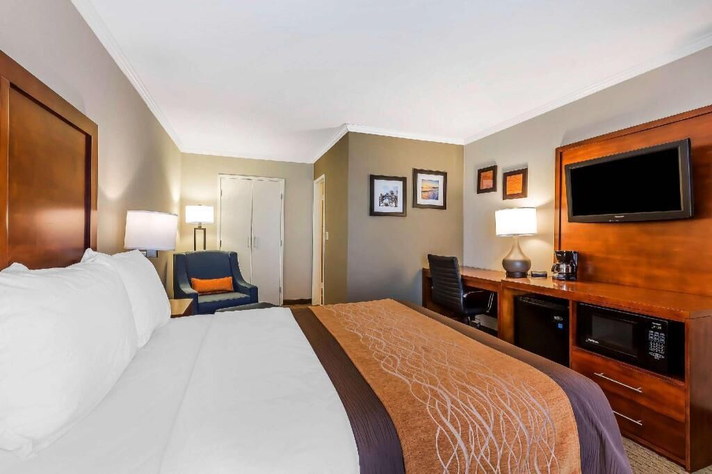 Pillow-top beds, in-room safe, individually furnished, desk