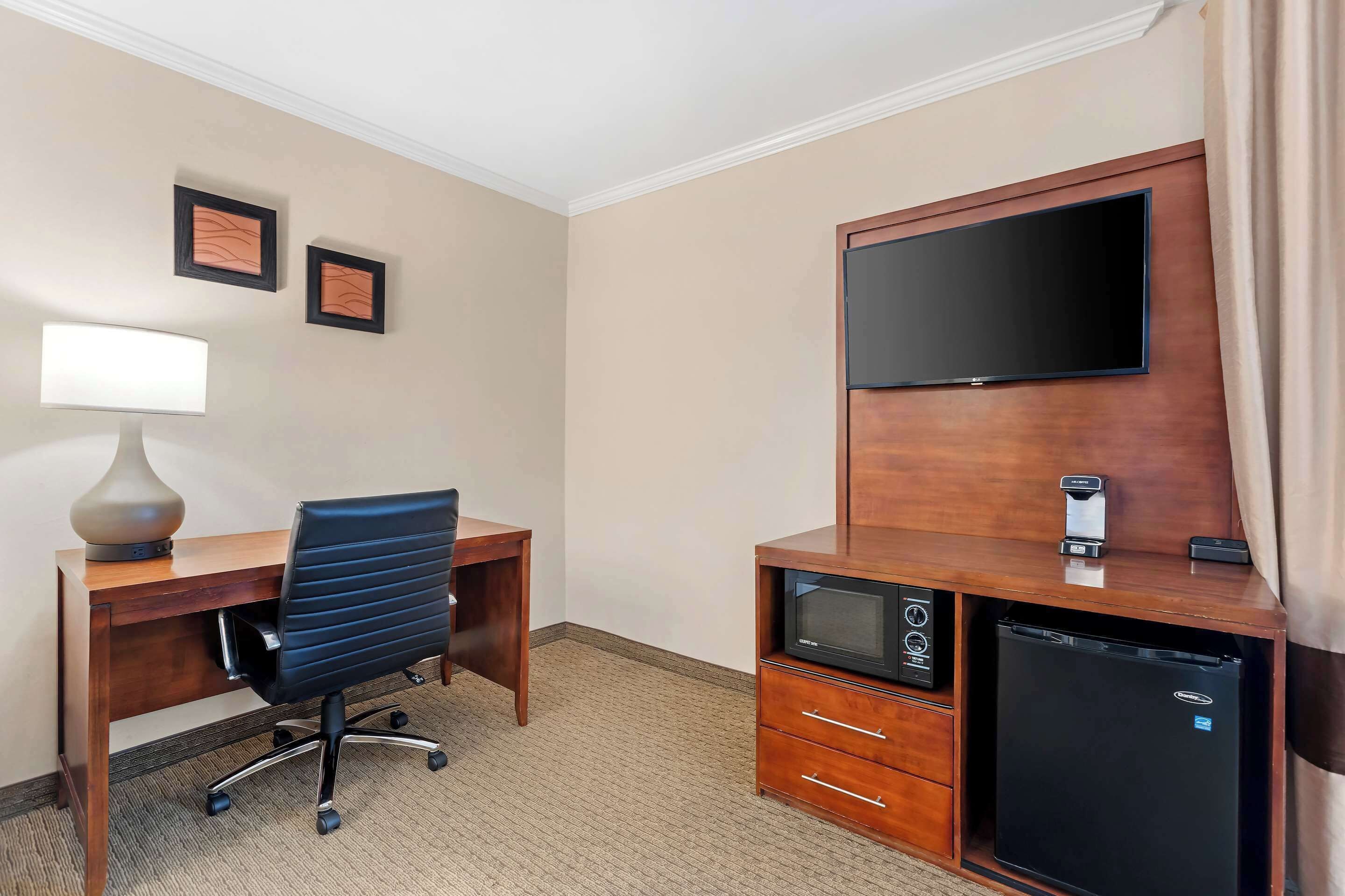 pillow-top beds, in-room safe, individually furnished, desk