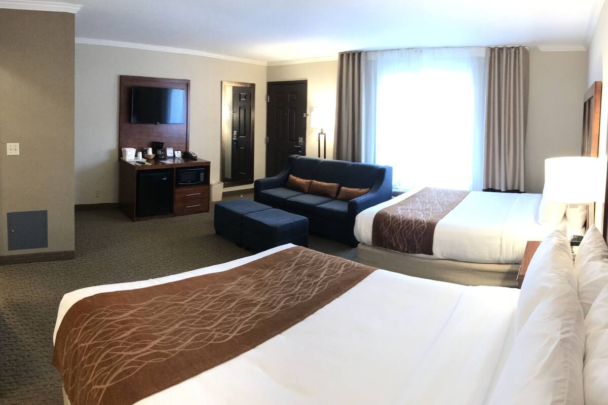 pillow-top beds, in-room safe, individually furnished, desk