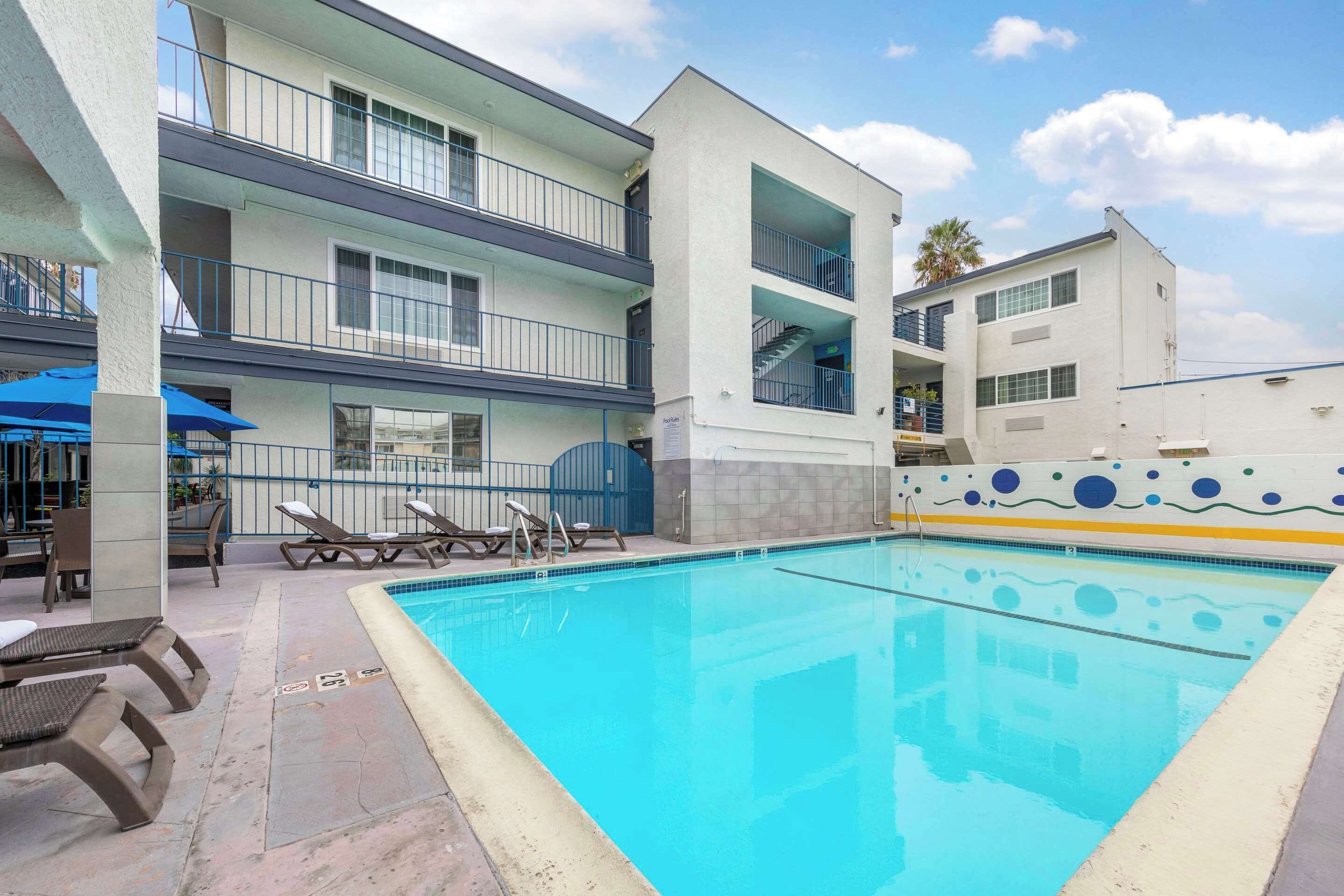 outdoor pool, pool loungers