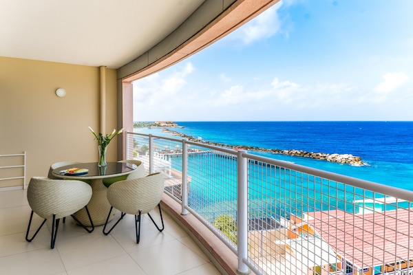 Sun Club Master Suite | Näkymä huoneesta