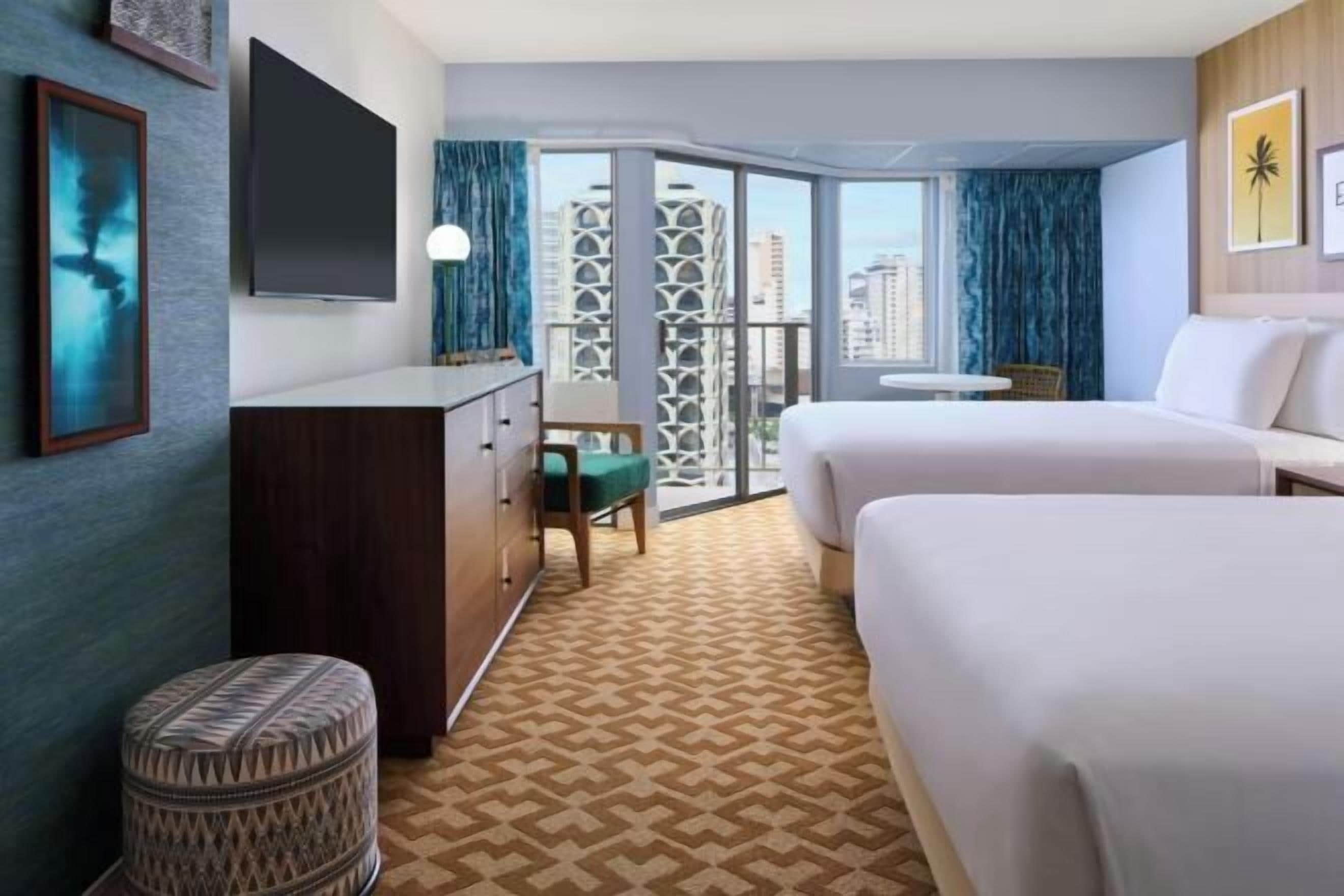 객실 내 금고, 책상, 암막 커튼, 다리미/다리미판