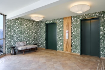 Elevator at Waikiki Malia