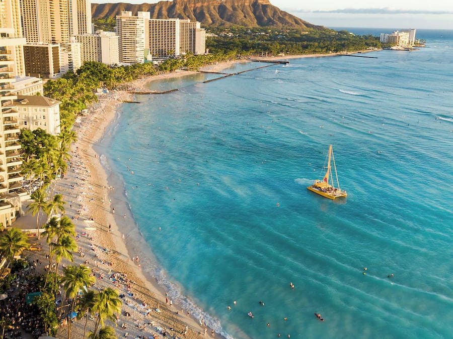Beach nearby, white sand, beach towels