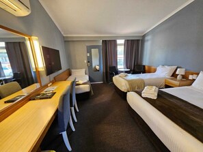 Blackout drapes, iron/ironing board, free WiFi, bed sheets - Waterview Gosford Motor Inn (West Gosford)