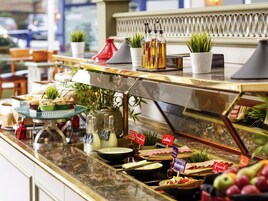 Daily buffet breakfast for a fee