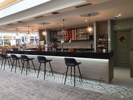 Bar (en el alojamiento)