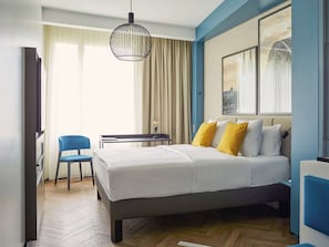 Deluxe Room, 1 Queen Bed (Cathedral view)