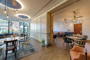 Déjeuner et dîner servis sur place, restauration en plein air 