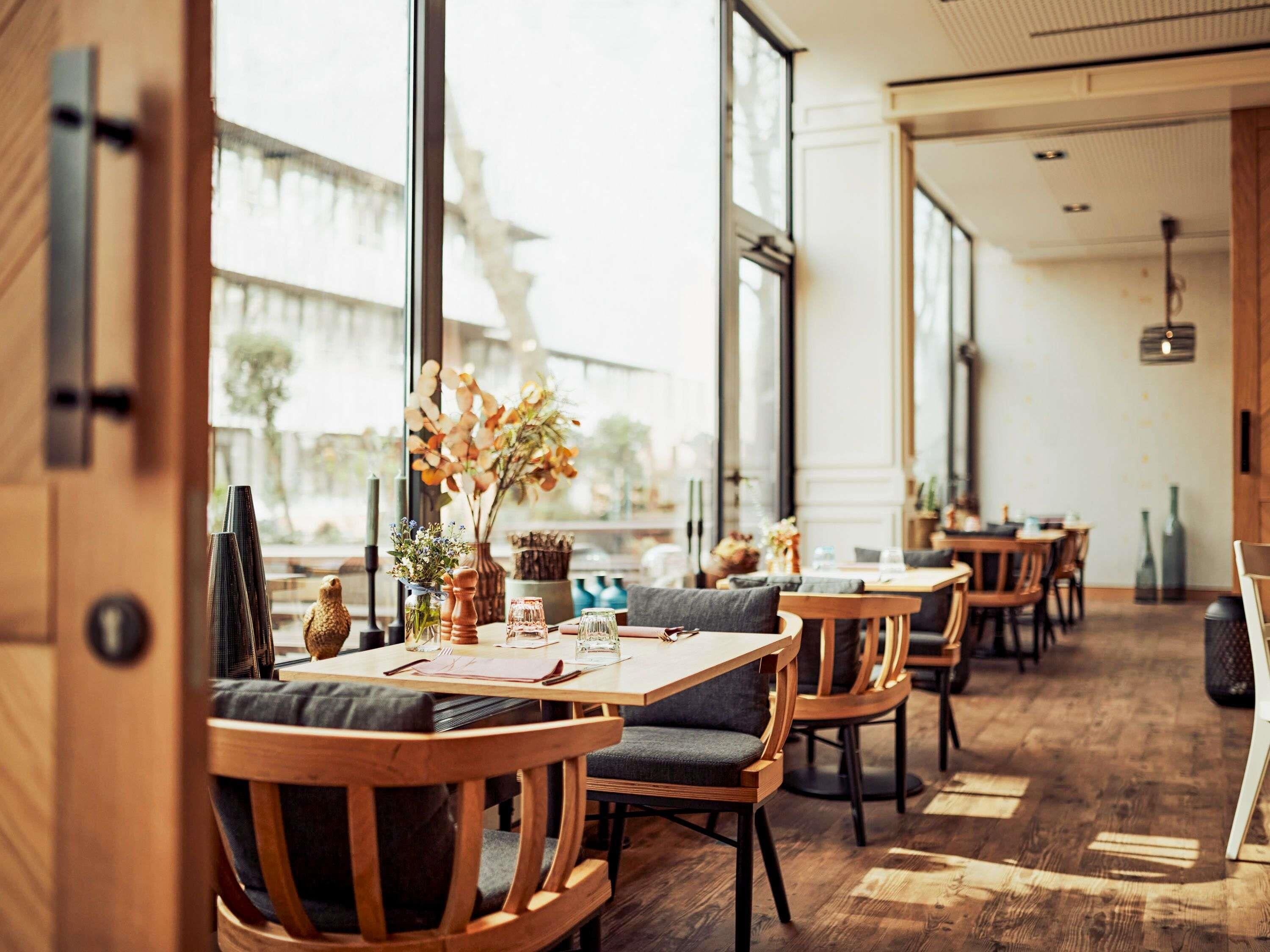 Déjeuner et dîner servis sur place, restauration en plein air 