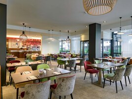 Desayuno buffet todos los días (con cargo)
