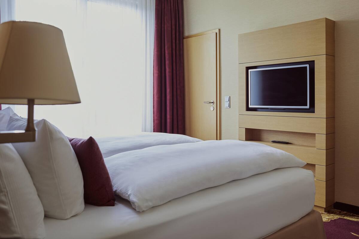 Junior Suite (Cathedral View)