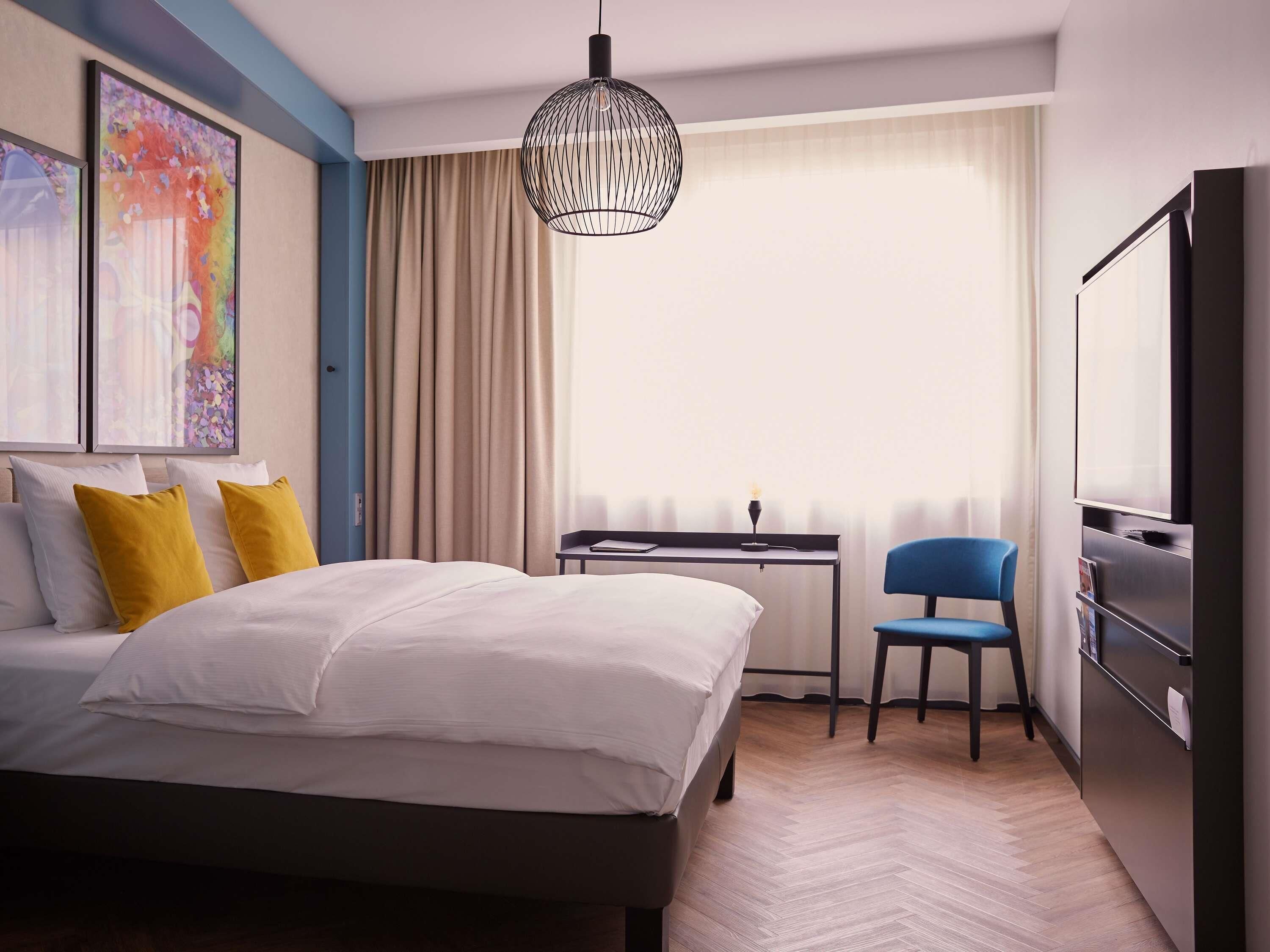 商务客房, 1 张双人床 | 1 多间卧室、高档床上用品、客房内保险箱、办公桌