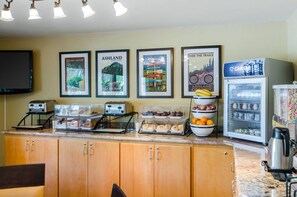 Free continental breakfast 