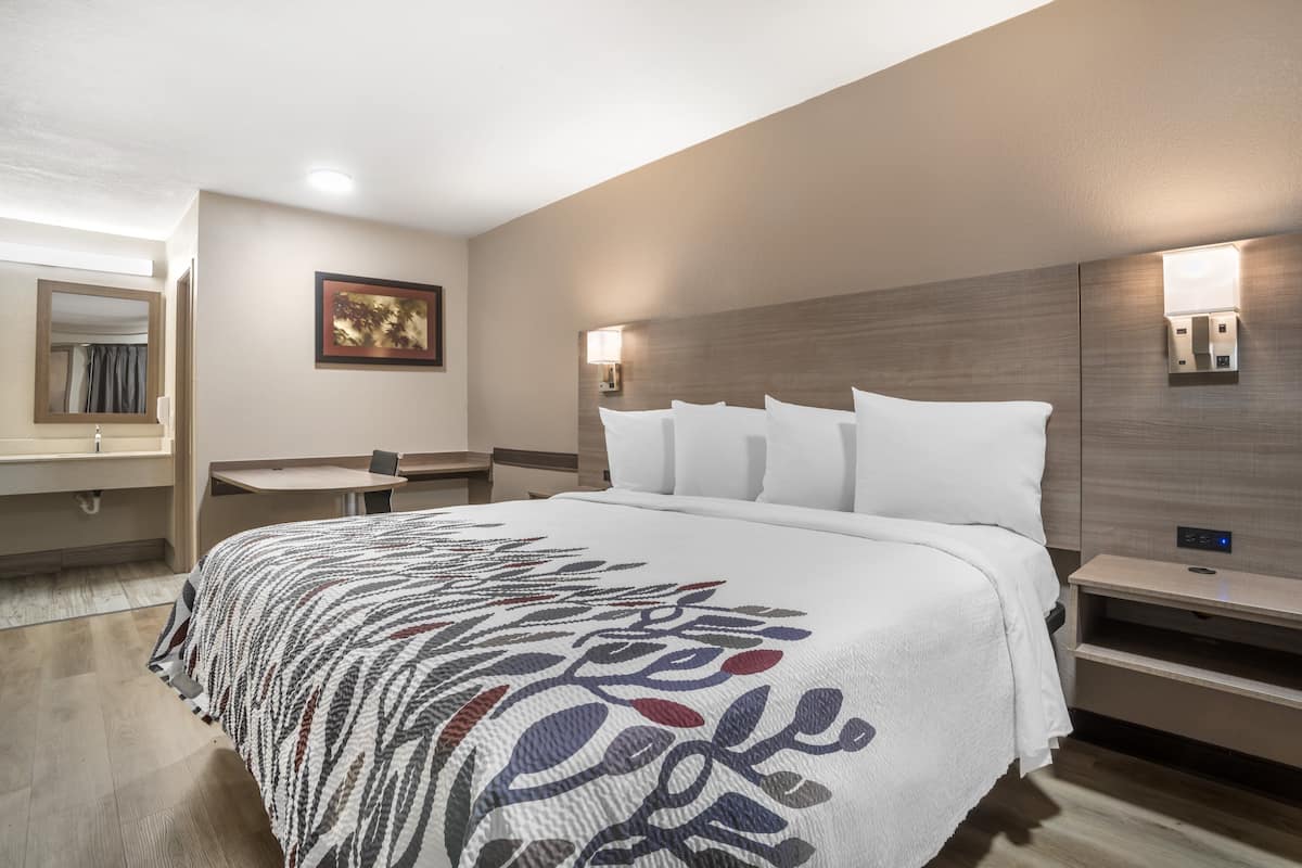 Superior Room, 1 King Bed, Non Smoking | Desk, blackout curtains, free WiFi, bed sheets