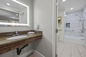 Deluxe Room, 2 Queen Beds (Kids Room with 2 queen beds and Bunk) | Bathroom | Shower, eco-friendly toiletries, hair dryer, towels - Del Sol Inn - Anaheim Resort (Anaheim)