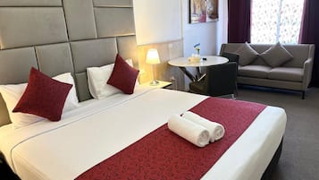 Executive Room, 1 King Bed | Desk, iron/ironing board, free WiFi, bed sheets