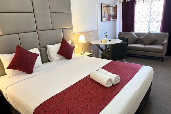 Executive Room, 1 King Bed | Desk, iron/ironing board, free WiFi, bed sheets