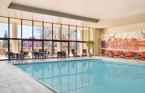Piscine intérieure