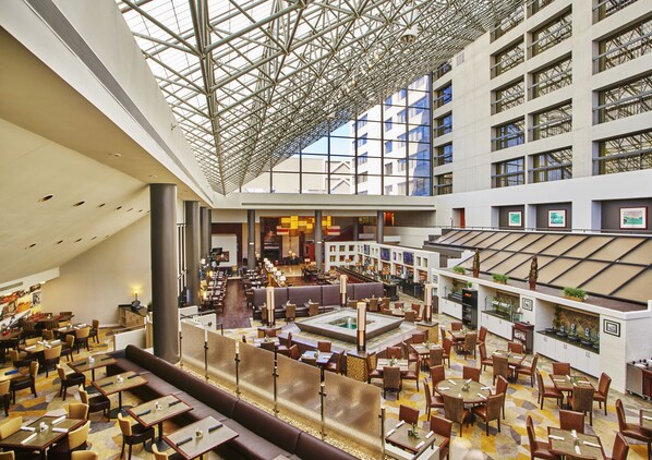 Daily full breakfast (USD 20.95 per person) - Hyatt Regency Lexington (Lexington)