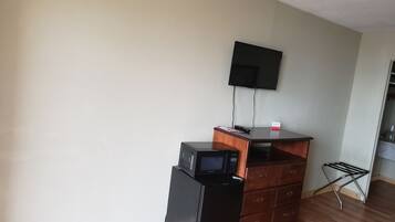 Premium bedding, individually decorated, individually furnished, desk