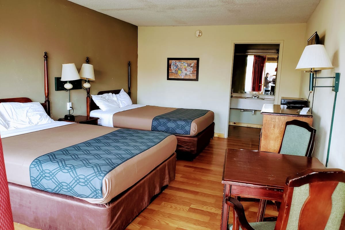 Premium bedding, individually decorated, individually furnished, desk