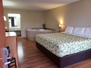 Premium bedding, individually decorated, individually furnished, desk - Mountain Home Inn (Mountain Home)