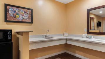 Ropa de cama hipoalergénica y escritorio