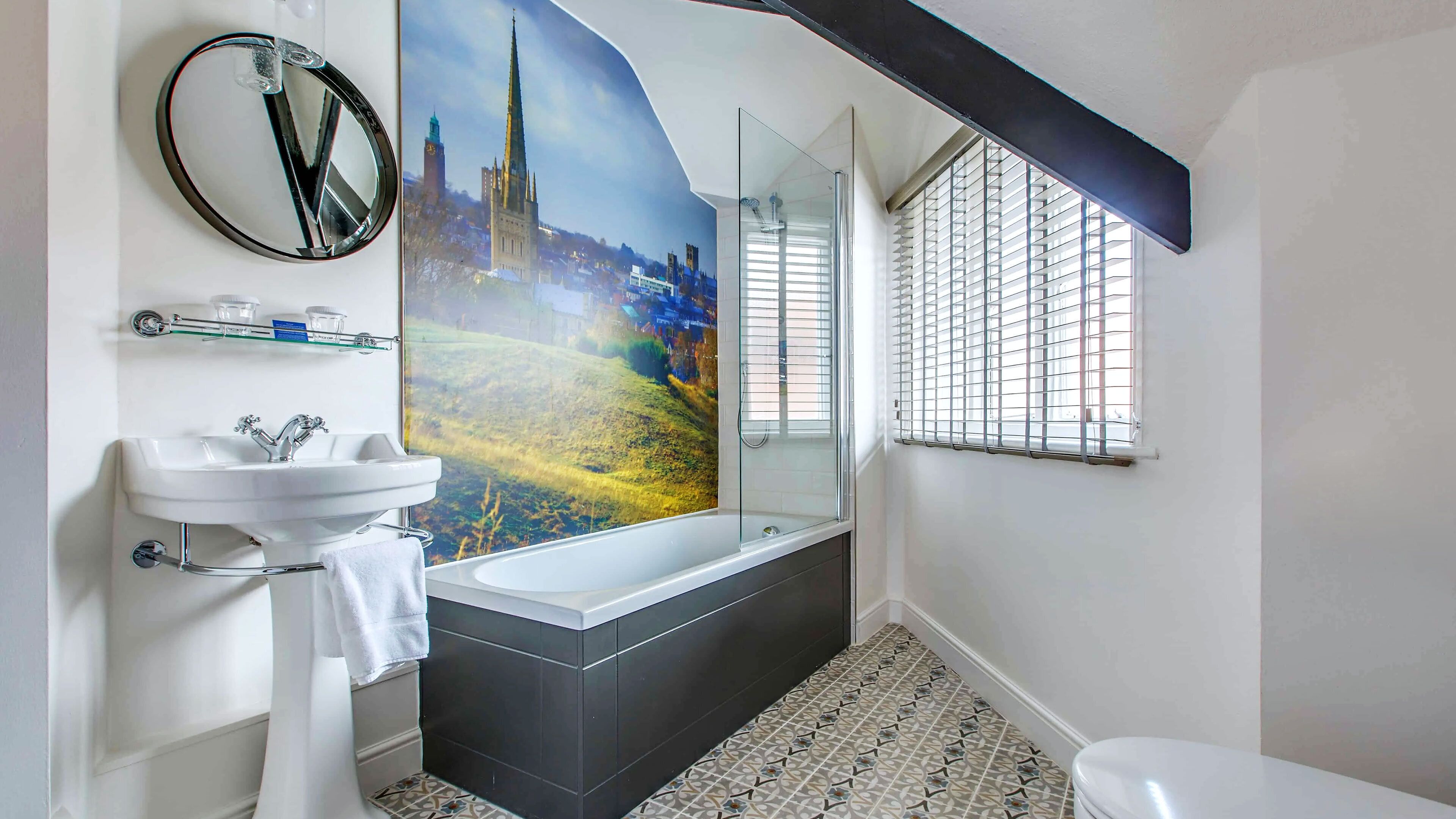 Photo - The Maids Head Hotel