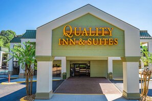 Exterior - Quality Inn & Suites near Six Flags - Austell (Lithia Springs)