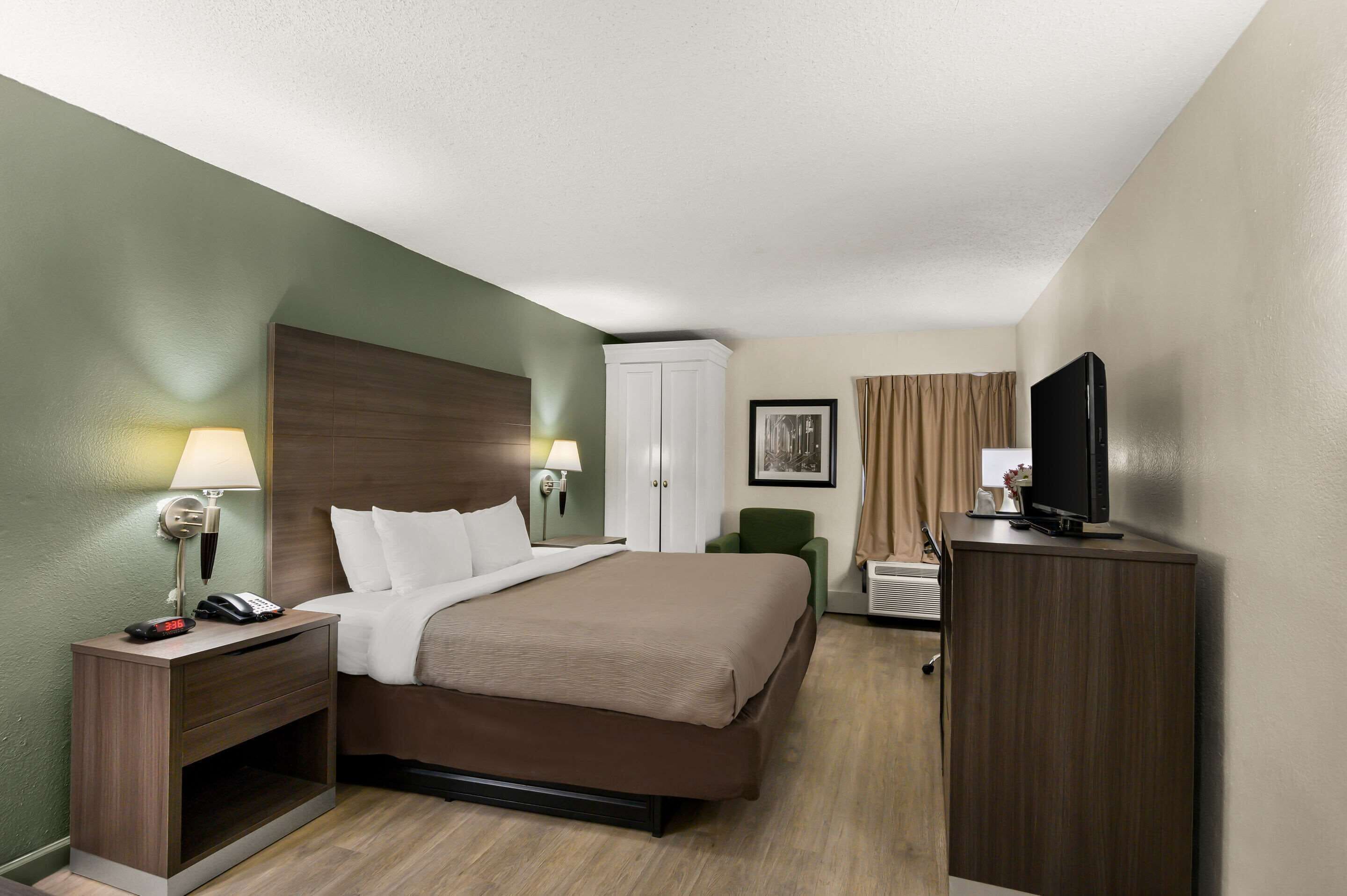 Standard Room, 1 King Bed, Non Smoking