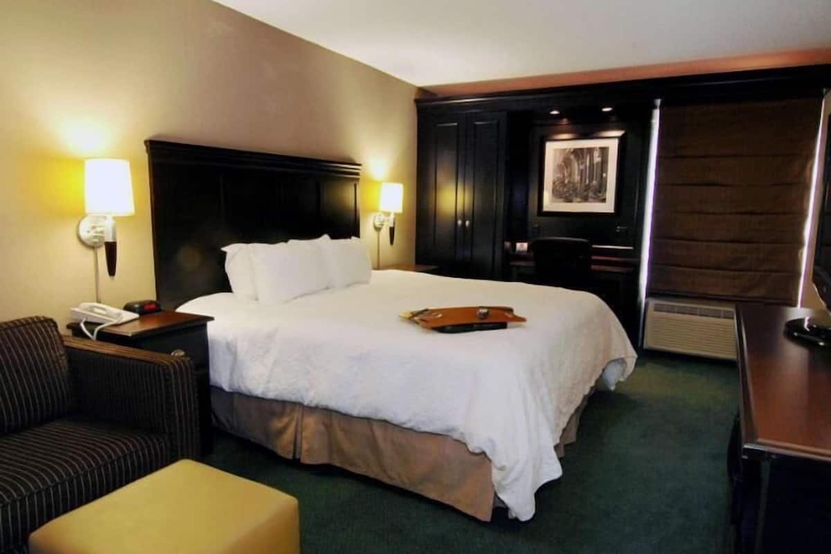 Ropa de cama de alta calidad y escritorio