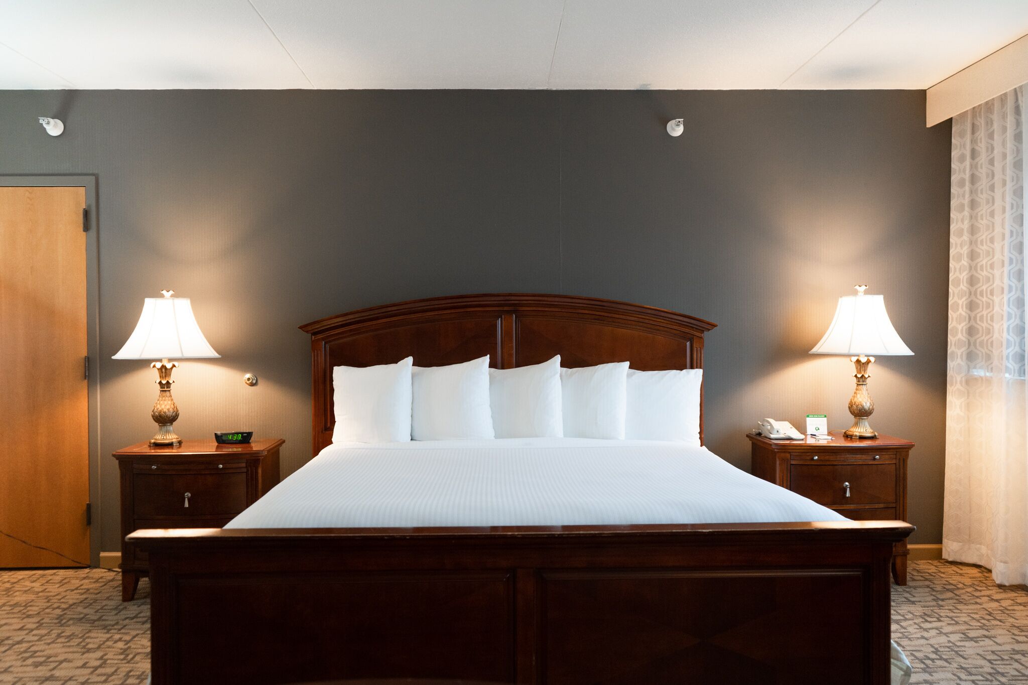 Comfort Inn & Suites Downtown Tacoma