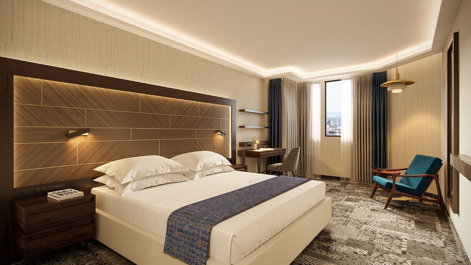 Habitación de hotel con una cama grande, mesitas de noche, un escritorio, una silla y vistas de la ciudad a través del ventanal.