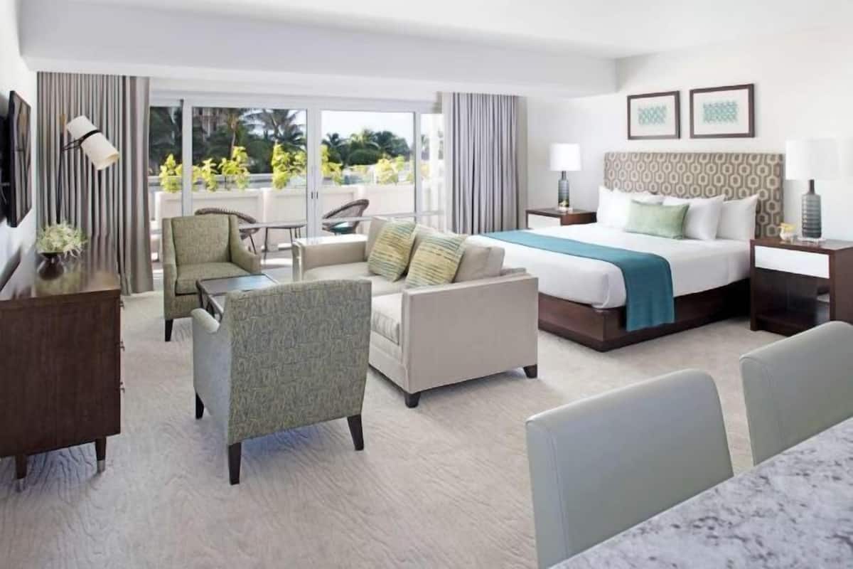 Premium bedding, pillowtop beds, in-room safe, blackout drapes