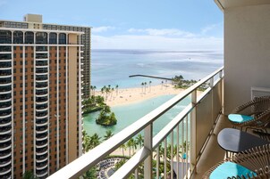 Lúxussvíta - 1 stórt tvíbreitt rúm - útsýni yfir hafið | Útsýni úr herberginu