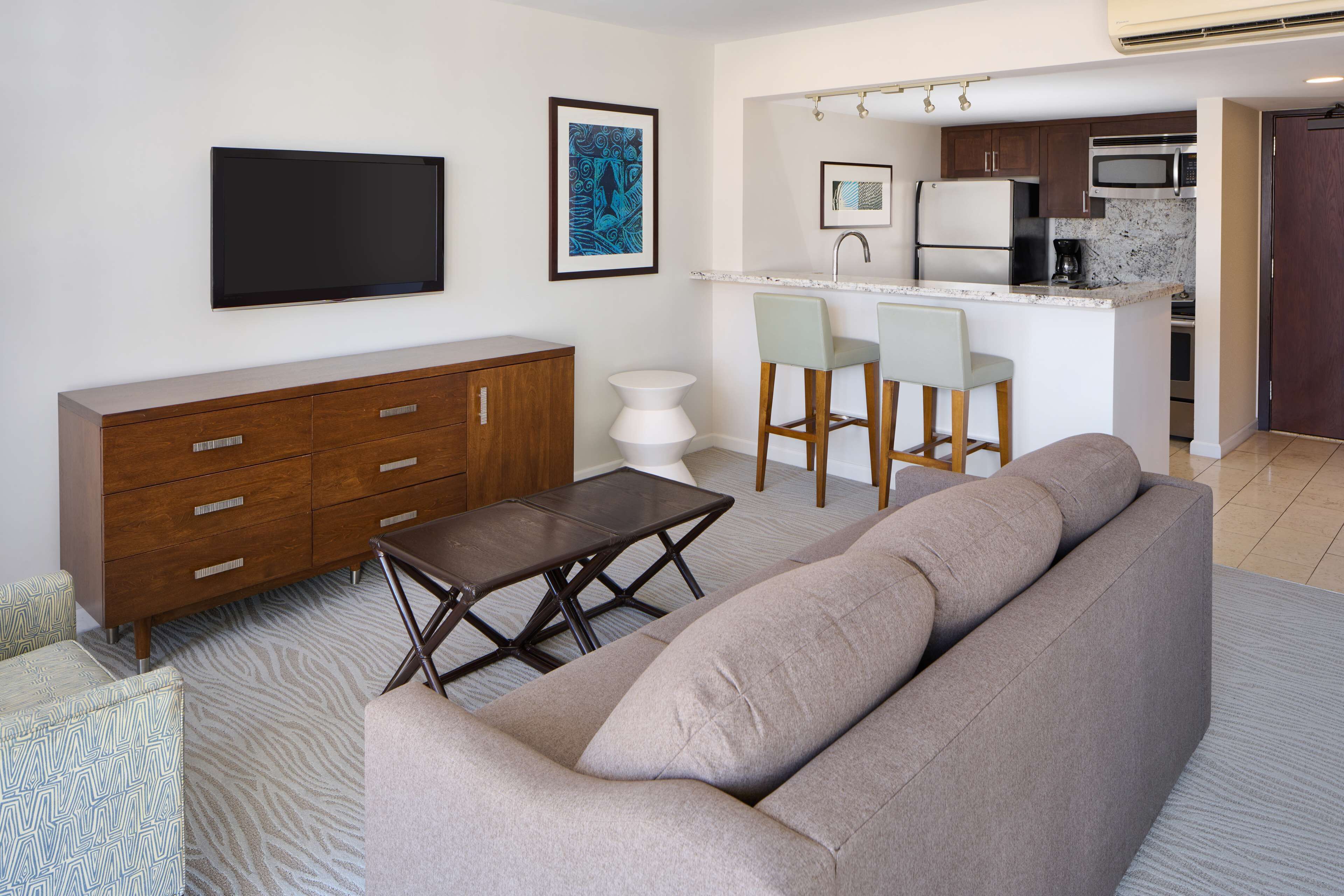 40-inch lcd tv with cable channels, tv, dvd player