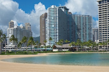 Hotel exterior and entrance at Ilikai Hotel & Luxury Suites