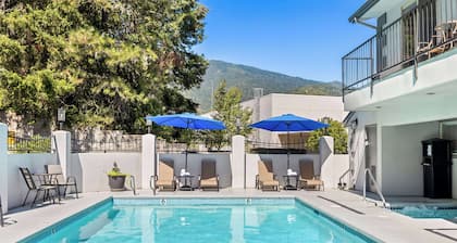 Best Western Inn At The Rogue