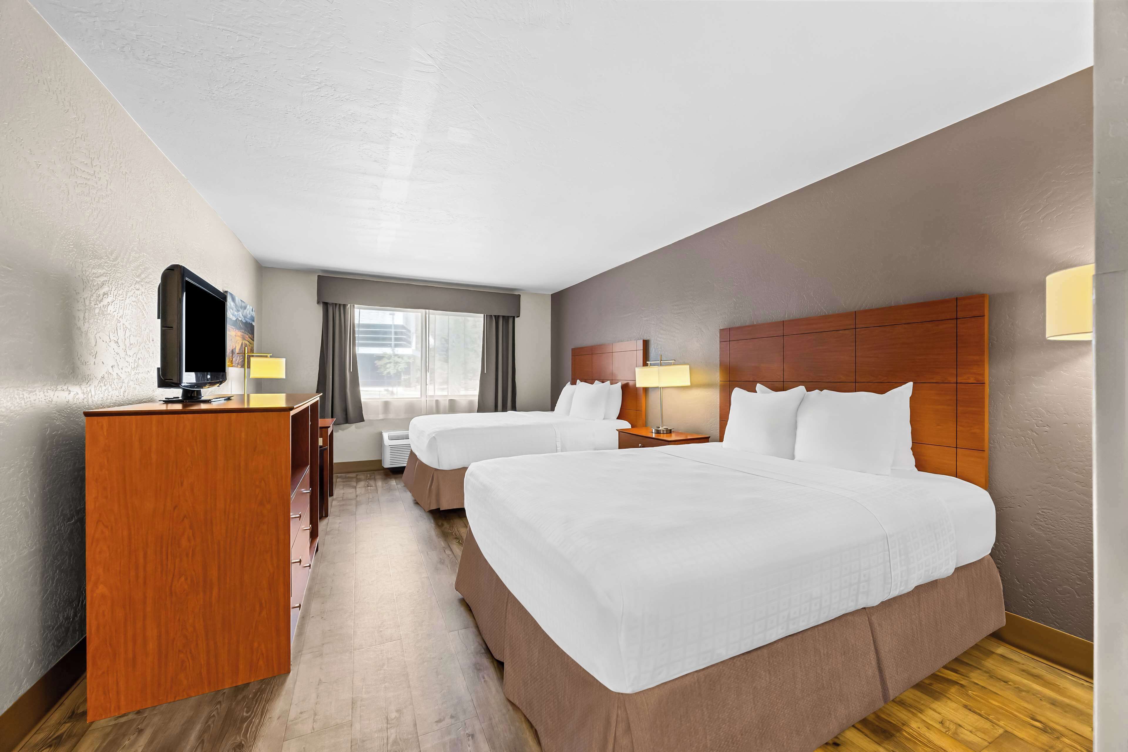 standard room, 2 queen beds, accessible, refrigerator & microwave | hypo-allergenic bedding, pillow-top beds, in-room safe, desk