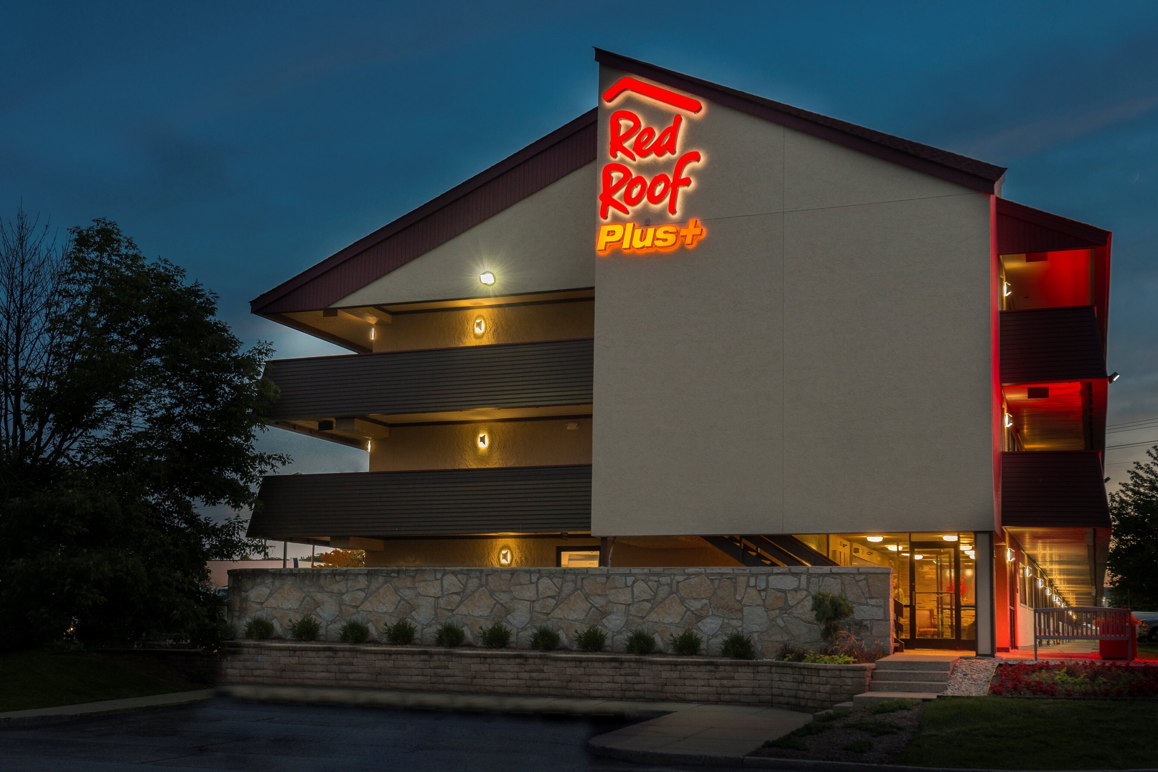 Photo - Red Roof Inn PLUS+ Chicago - Naperville