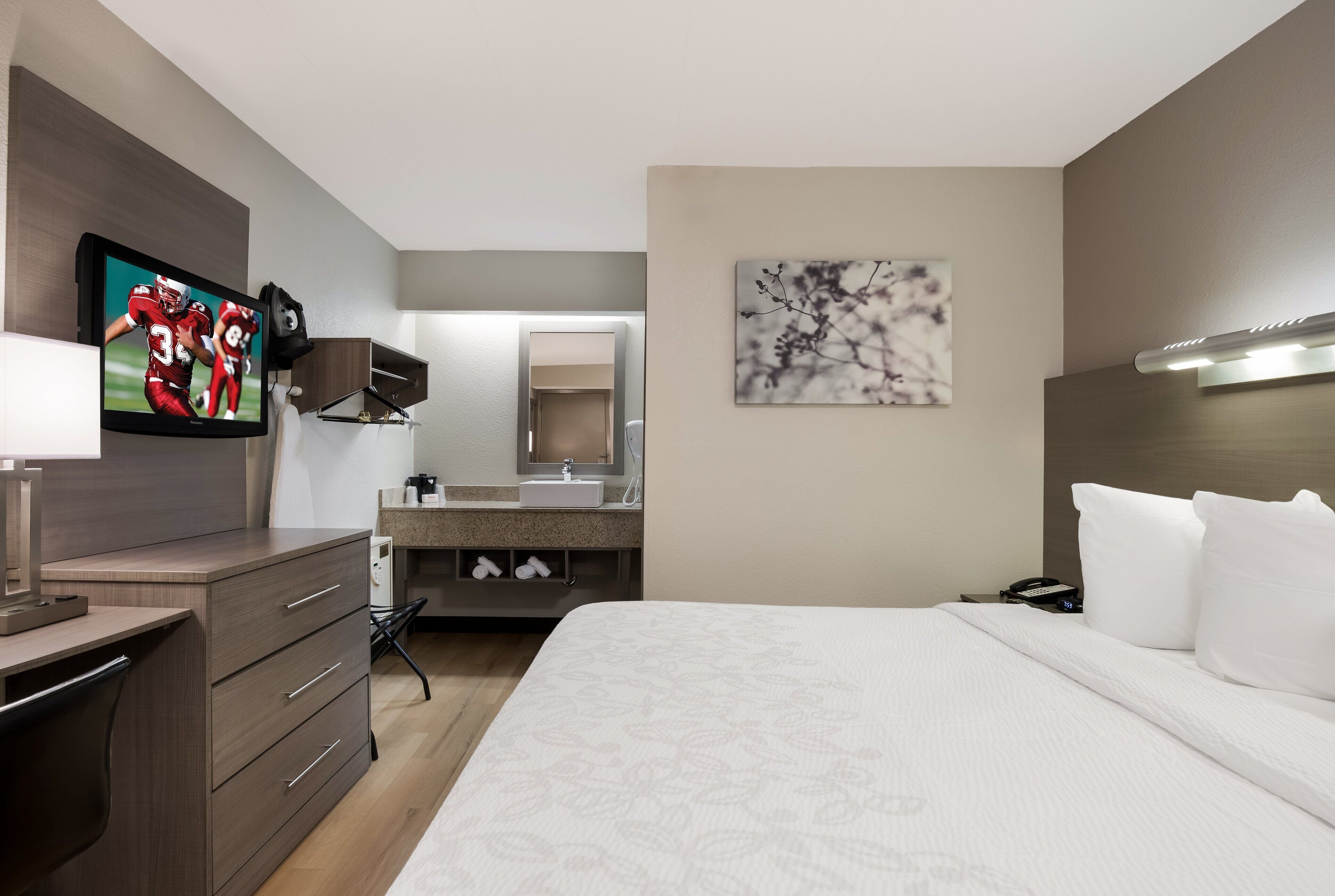 Photo - Red Roof Inn PLUS+ Chicago - Naperville